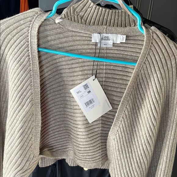 Love Bonito Ribbed Oat turtleneck and shrug set - Picture 5 of 7